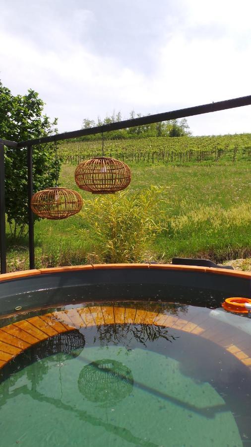 Sotto La Vigna Charm Stay Adults Only Vacation Suite Montegrosso dʼAsti Exterior foto